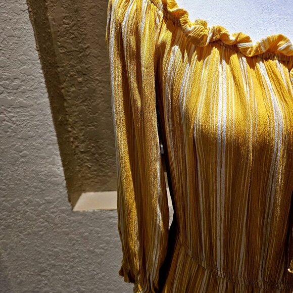 Lauren Conrad L Buttery Yellow and White Boho Tiered Peasant Garden Veranda - Picture 4 of 8